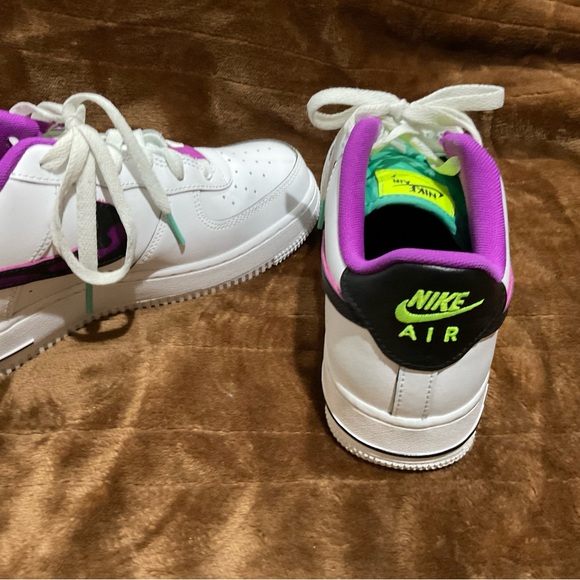 Nike Air Force 1 LV8- 7Y Big Boys/Girls - Picture 3 of 5